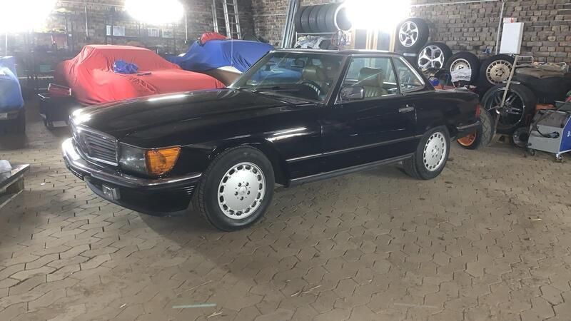 Schwarz Gebraucht 1988 Mercedes 560 Cabrio | 24.500 € - Bild 1/4