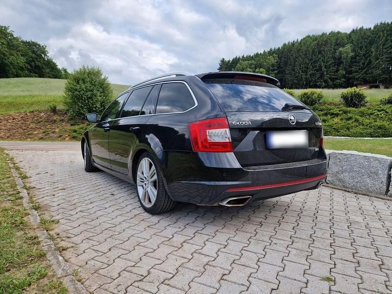 Gebraucht Skoda Octavia RS 184 PS (135 kW) 2014 Schwarz Kleinwagen