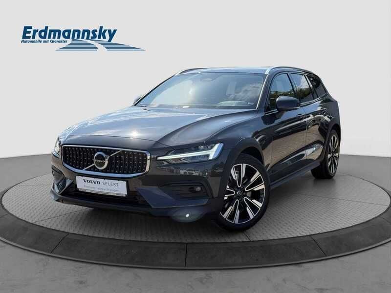 Platinum grey (grau) Gebraucht 2024 Volvo V60 CC Plus Kombi | 41.960 € (Superpreis) - Bild 1/4