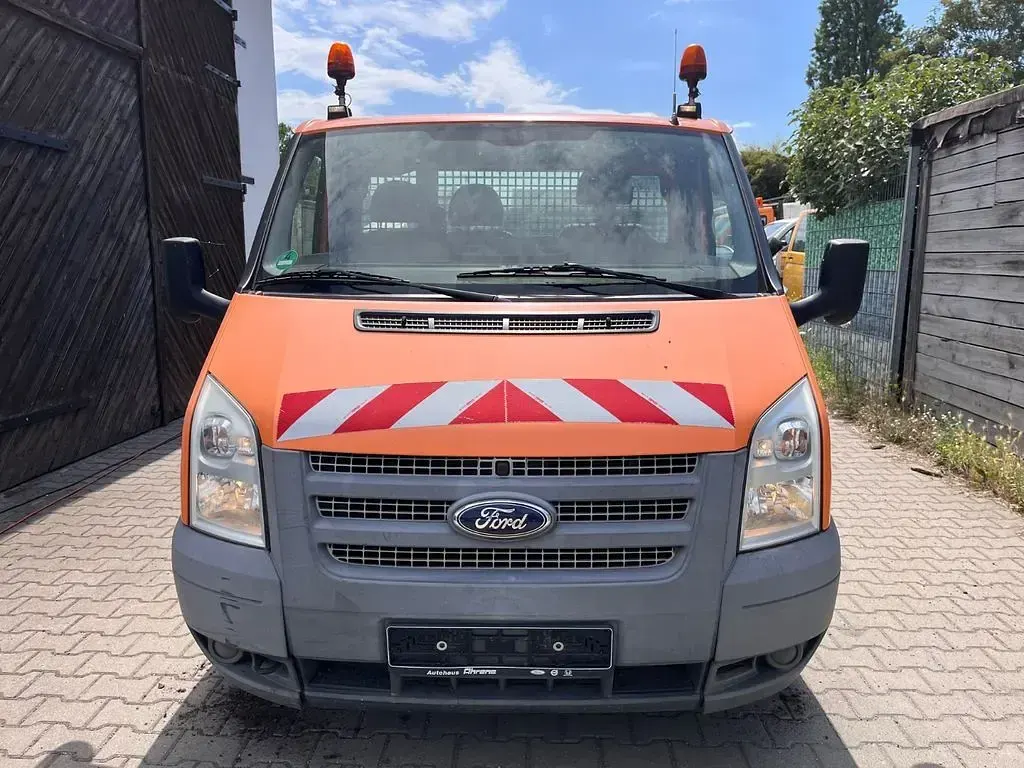 Gebraucht Ford 300 125 PS (91 kW) 2013 Orange Van / Kleinbus