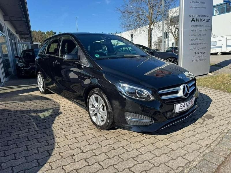 Gebraucht Mercedes B200 AMG Edition 1 156 PS (114 kW) 2015 Schwarz Kleinwagen
