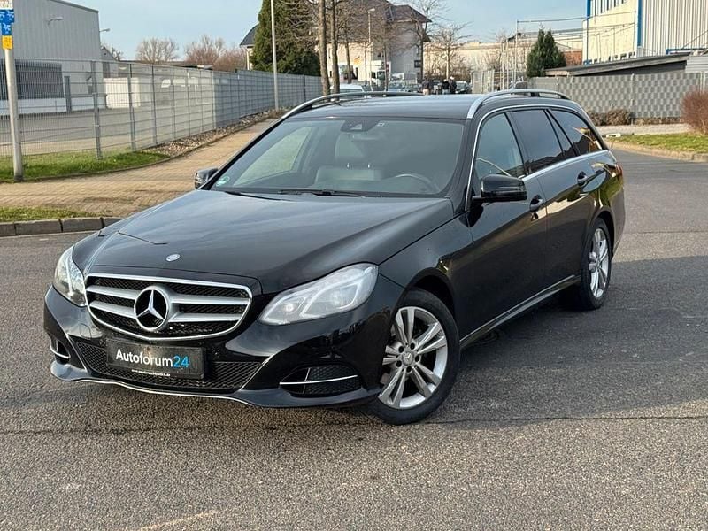 Gebraucht Mercedes E220 170 PS (125 kW) 2016 Schwarz Kombi