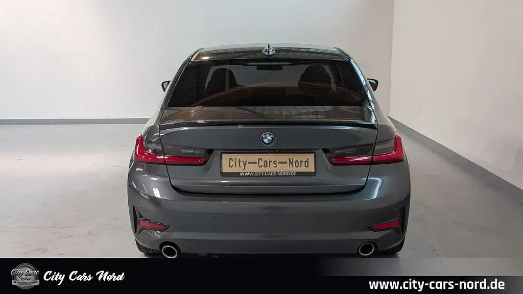 Gebraucht BMW 320 Performance 190 PS (139 kW) 2019 Grau Limousine