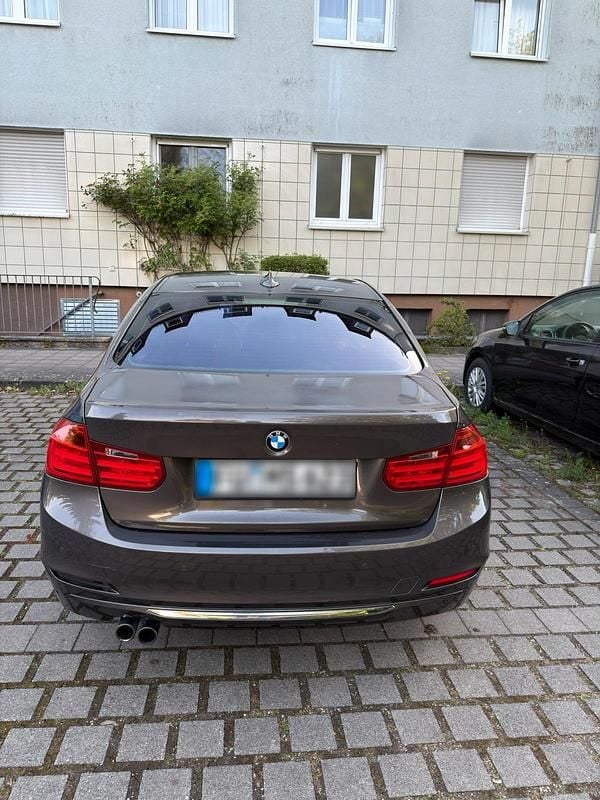 Second-hand BMW 328 245 CP (180 kW) 2013 Maro Berlinǎ