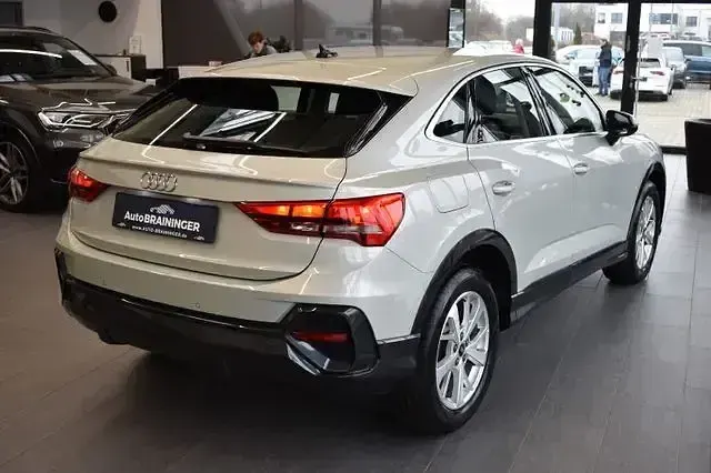 Gebraucht Audi Q3 Sportback Basis 150 PS (110 kW) 2022 Silber SUV