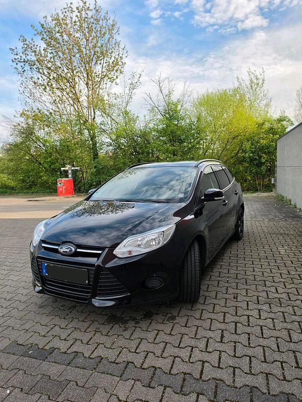 Usata Ford Focus 105 CV (77 kW) 2013 Nero Station wagon