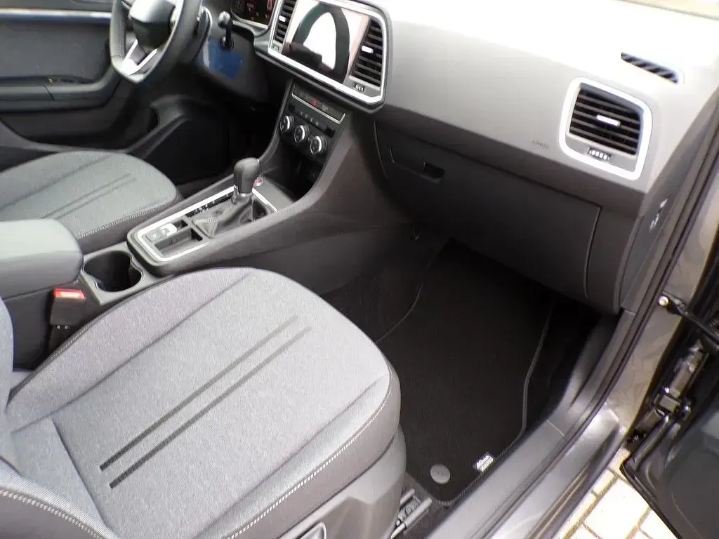 Gebraucht Seat Ateca Style 150 PS (110 kW) 2026 Grau SUV