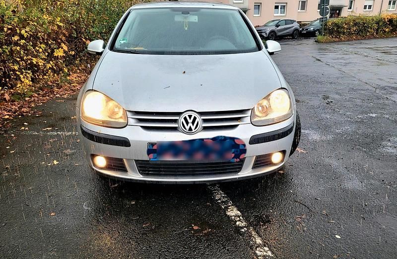 Silber Gebraucht 2004 VW Golf V Kleinwagen | 2.099 € (Fairer Preis) - Bild 1/4