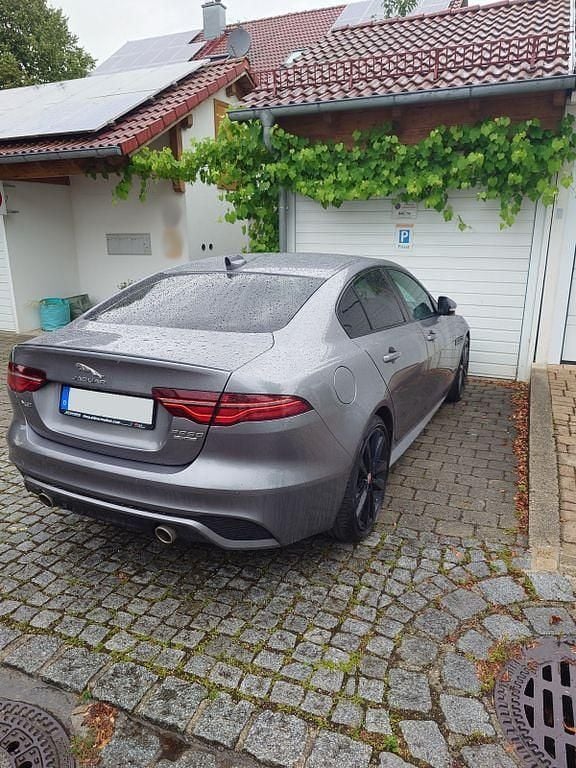 Gebraucht Jaguar XE R-Dynamic 250 PS (183 kW) 2020 Grau Limousine