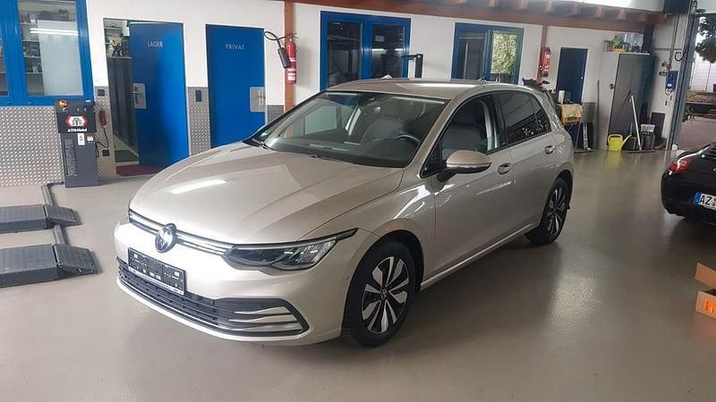 Silber Gebraucht 2024 VW Golf VIII Move Limousine | 25.900 € (Guter Preis) - Bild 1/4