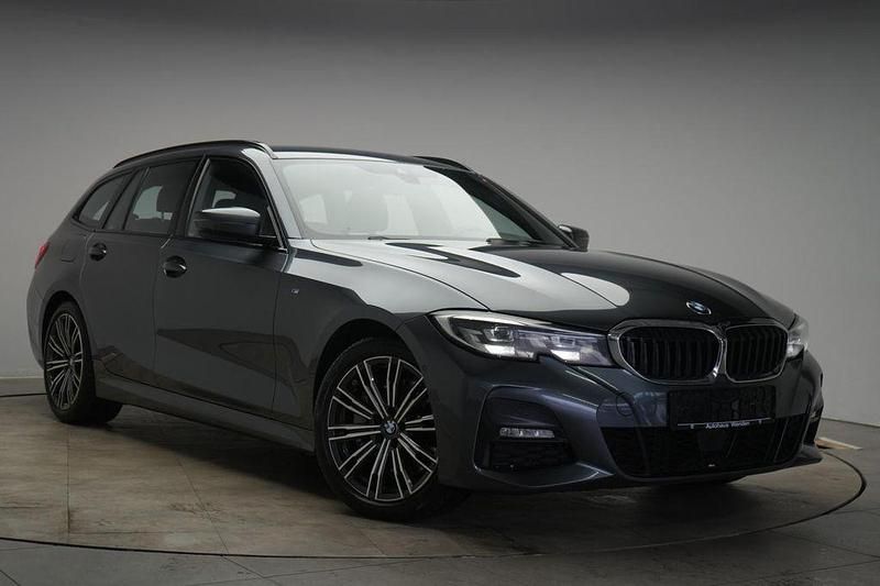 Grau Gebraucht 2022 BMW 330 M Sport Kombi | 25.490 € (Superpreis) - Bild 1/4