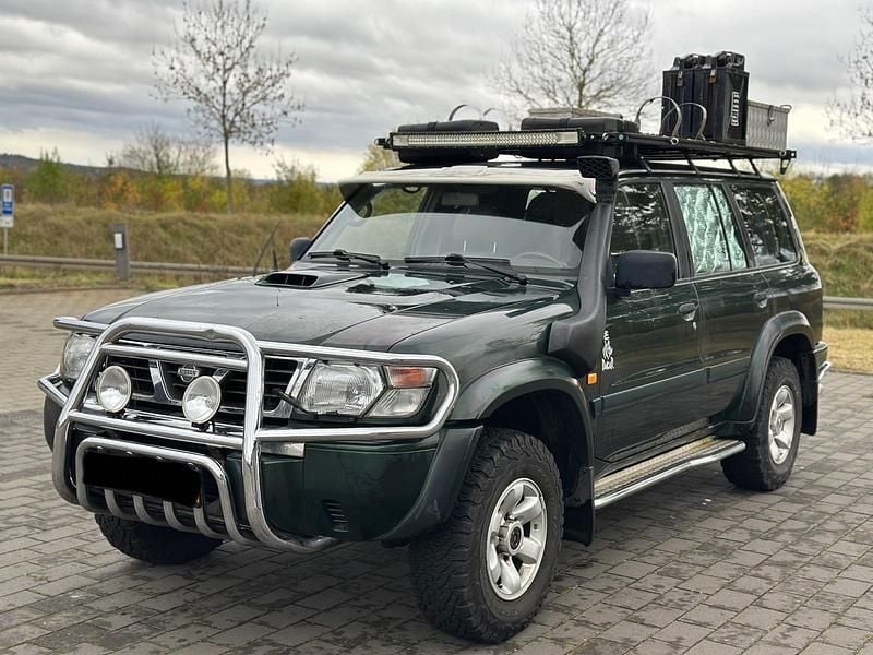 Grün Gebraucht 2000 Nissan Patrol SUV | 9.490 € (Superpreis) - Bild 1/4