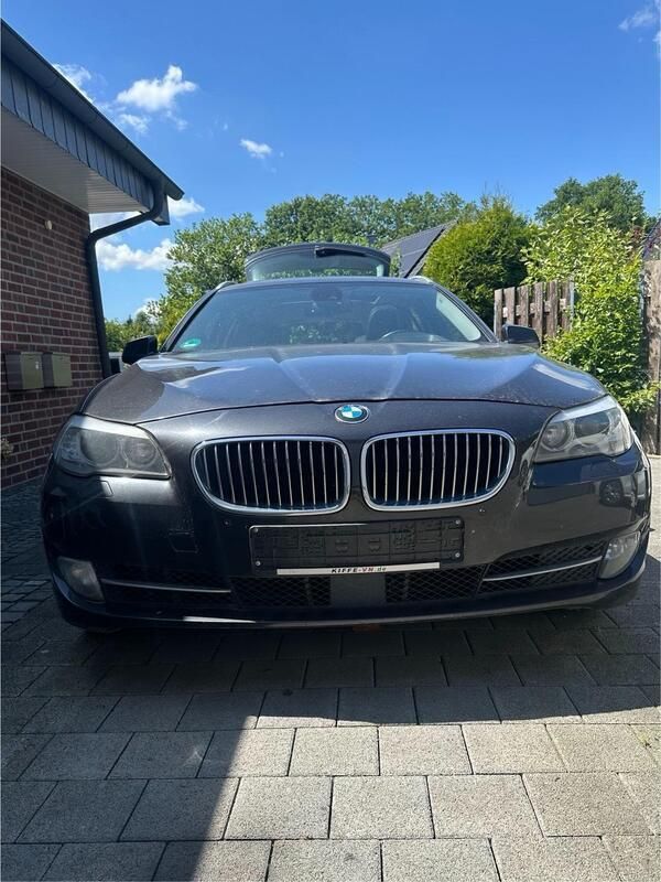 Grau Gebraucht 2011 BMW 535 Sport Line Kombi | 10.999 € (Guter Preis) - Bild 1/4