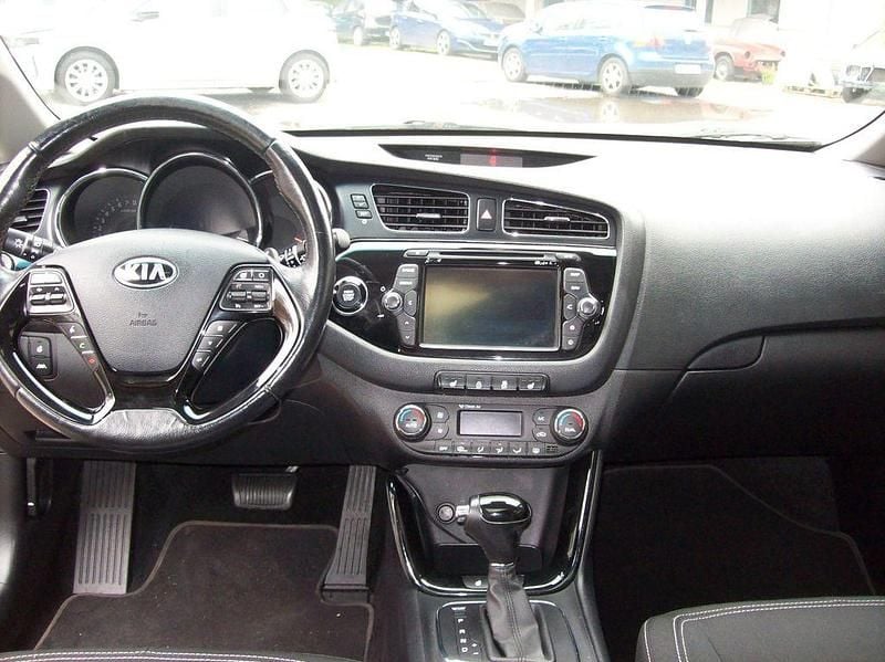 Second-hand Kia Ceed 135 CP (99 kW) 2012 Gri Hatchback