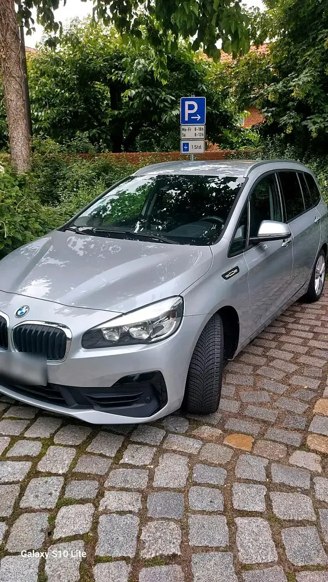 Gebraucht BMW 218 150 PS (110 kW) 2018 Silber Van / Kleinbus