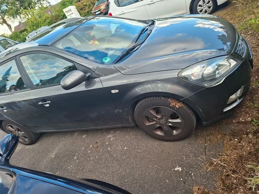 Gebraucht Kia Ceed 90 PS (66 kW) 2010 Grau Kleinwagen