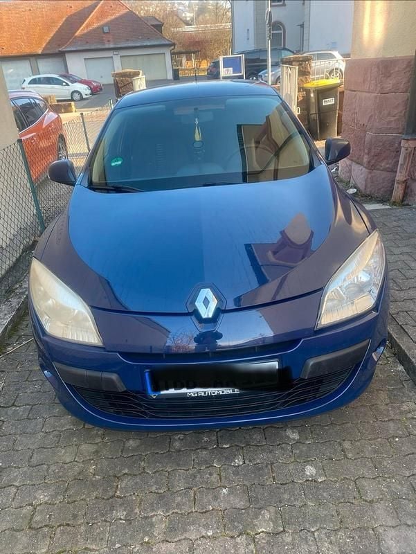 Gebraucht Renault Mégane III 107 PS (78 kW) 2009 Blau Kleinwagen