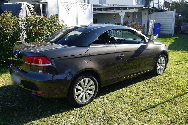 Gebraucht VW Eos 122 PS (89 kW) 2012 Braun Cabrio