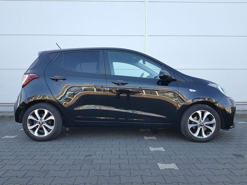 Schwarz Gebraucht 2018 Hyundai i10 YES! Kleinwagen | 6.999 € (Guter Preis) - Bild 1/4