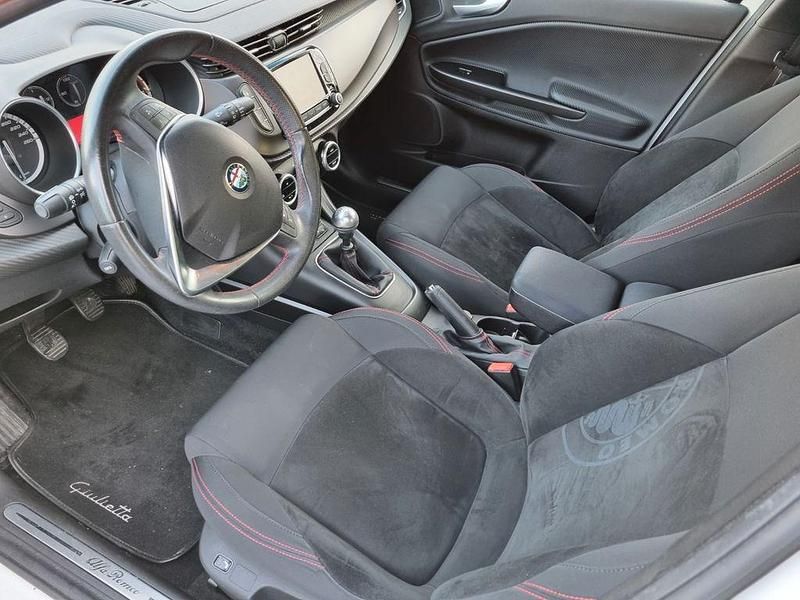 Gebraucht Alfa Romeo Giulietta Sprint 150 PS (110 kW) 2015 Weiß Limousine