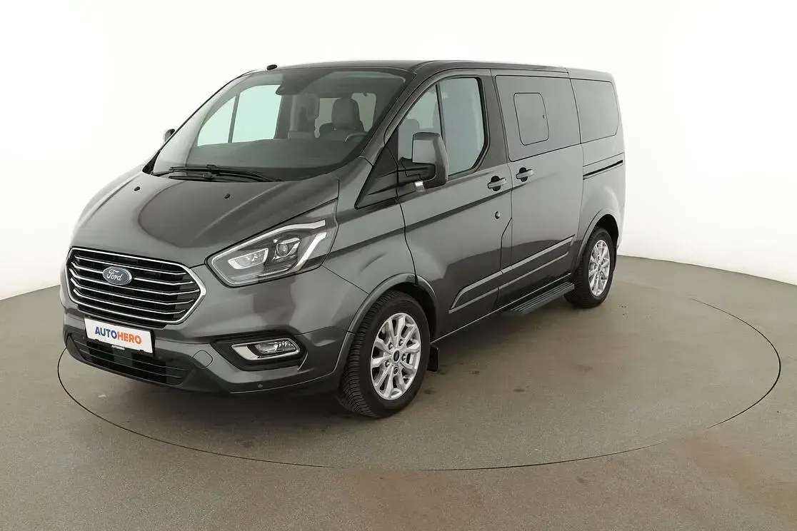 Używany Ford Tourneo Titanium 170 KM (125 kW) 2018 Minivan