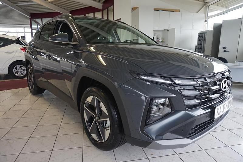 Neu Hyundai Tucson 150 PS (110 kW) 2025 Grau SUV
