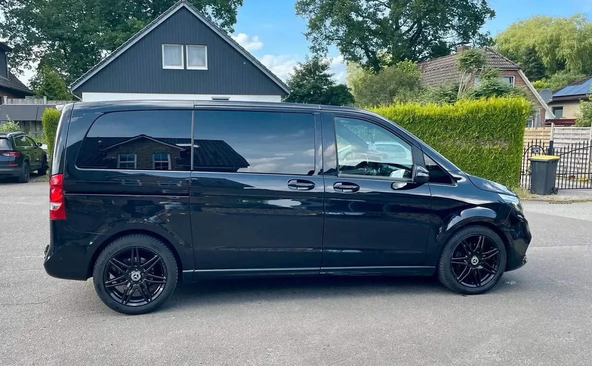 Gebraucht Mercedes V300 AMG 239 PS (175 kW) 2020 Schwarz Van / Kleinbus