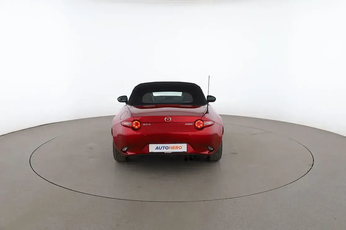Gebraucht Mazda MX5 Ad'Vantage 132 PS (97 kW) 2022 Rot Cabrio