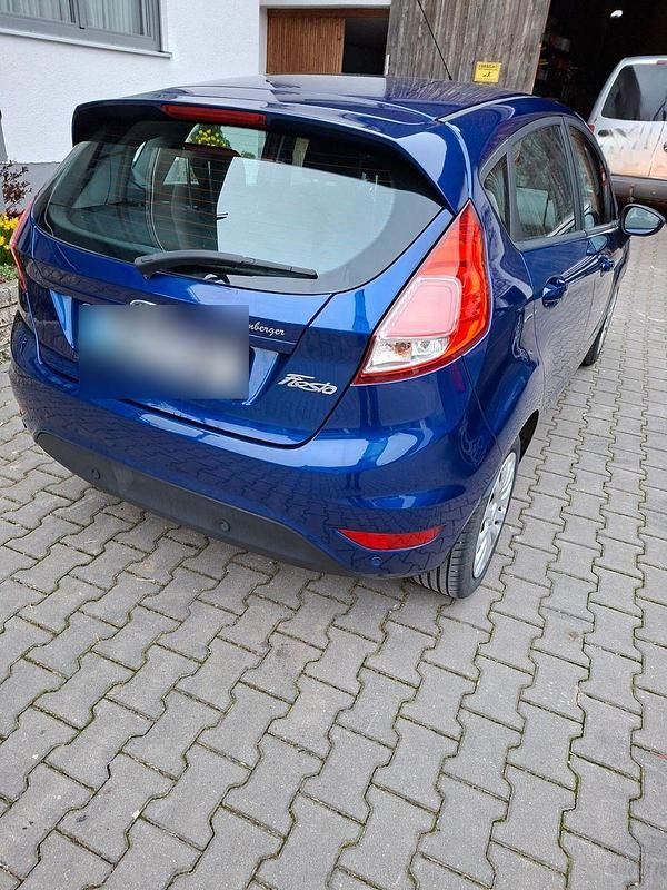 Gebraucht Ford Fiesta Trend 82 PS (60 kW) 2013 Blau Kleinwagen