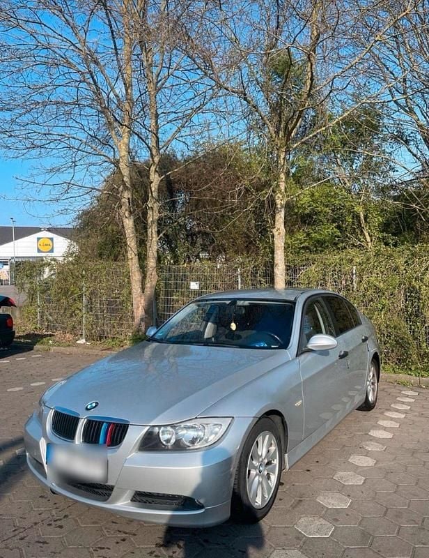 Second-hand BMW 320 163 CP (119 kW) 2006 Argintiu Berlinǎ
