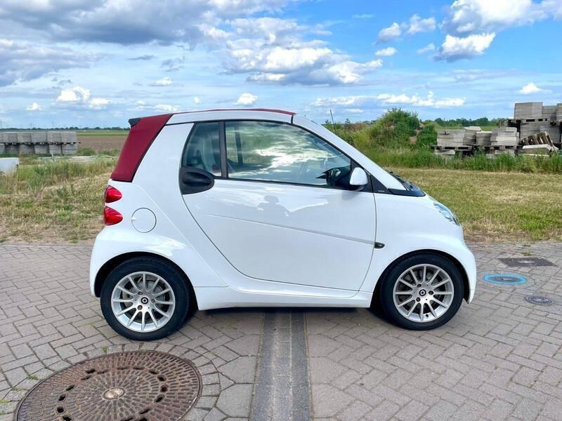 Weiß Gebraucht 2012 Smart ForTwo Cabrio Cabrio | 6.900 € (Etwas zu teuer) - Bild 1/4