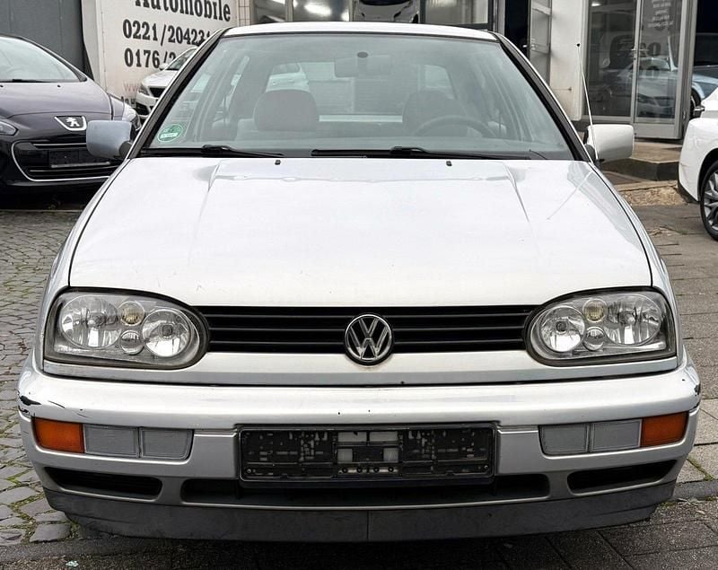 Silber Gebraucht 1997 VW Golf III Limousine | 600 € (Superpreis) - Bild 1/4