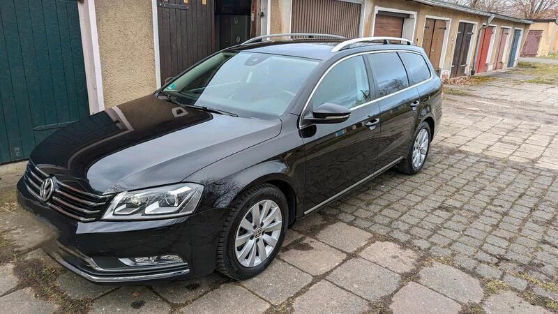 Schwarz Gebraucht 2014 VW Passat Kombi | 11.900 € (Teuer) - Bild 1/4