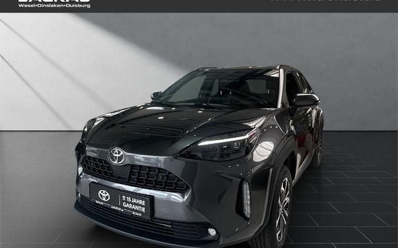 Grau Gebraucht 2025 Toyota Yaris Cross SUV | 26.450 € (Fairer Preis) - Bild 1/4