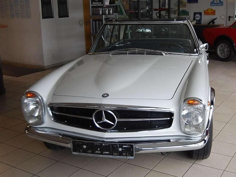 Weiß Gebraucht 1966 Mercedes W113 Cabrio | 89.900 € - Bild 1/4