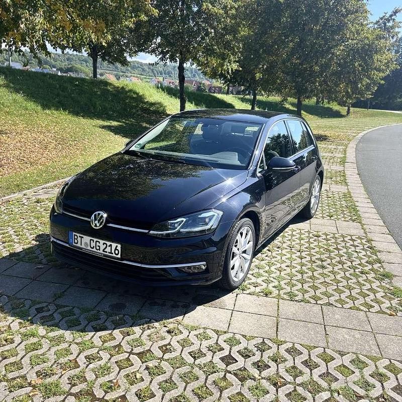 Schwarz Gebraucht 2018 VW Golf VII Limousine | 11.999 € (Guter Preis) - Bild 1/4