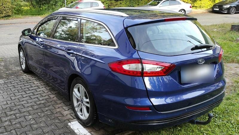Gebraucht Ford Mondeo Titanium 150 PS (110 kW) 2015 Blau Kombi