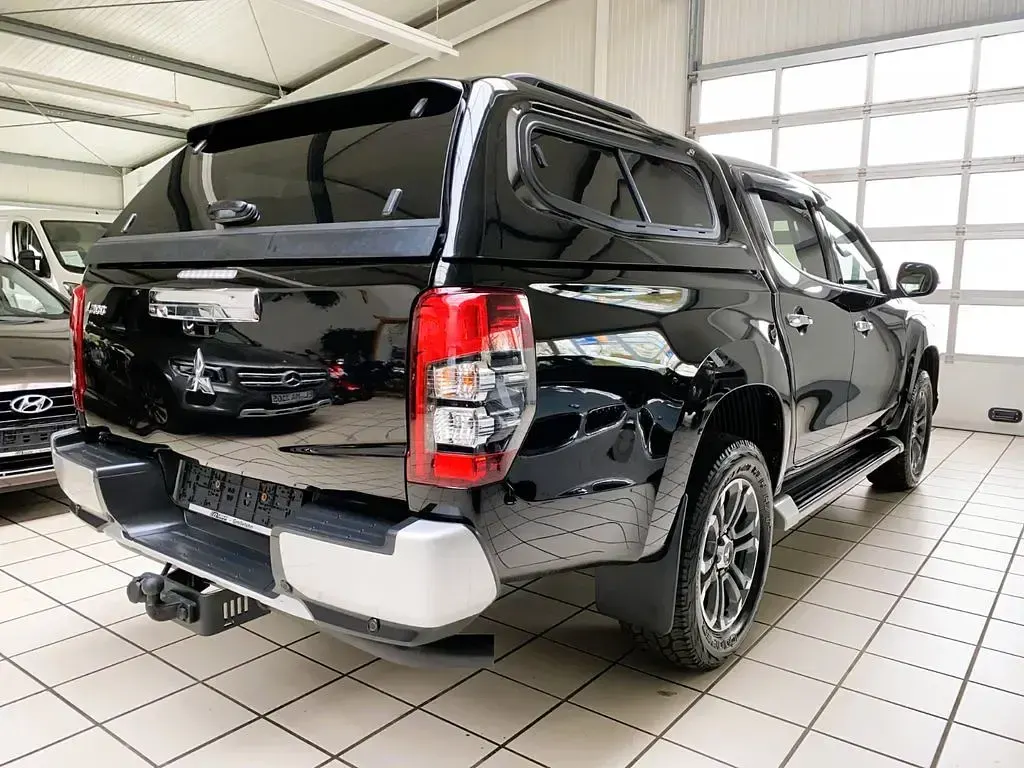 Gebraucht Mitsubishi L 150 PS (110 kW) 2022 Schwarz SUV