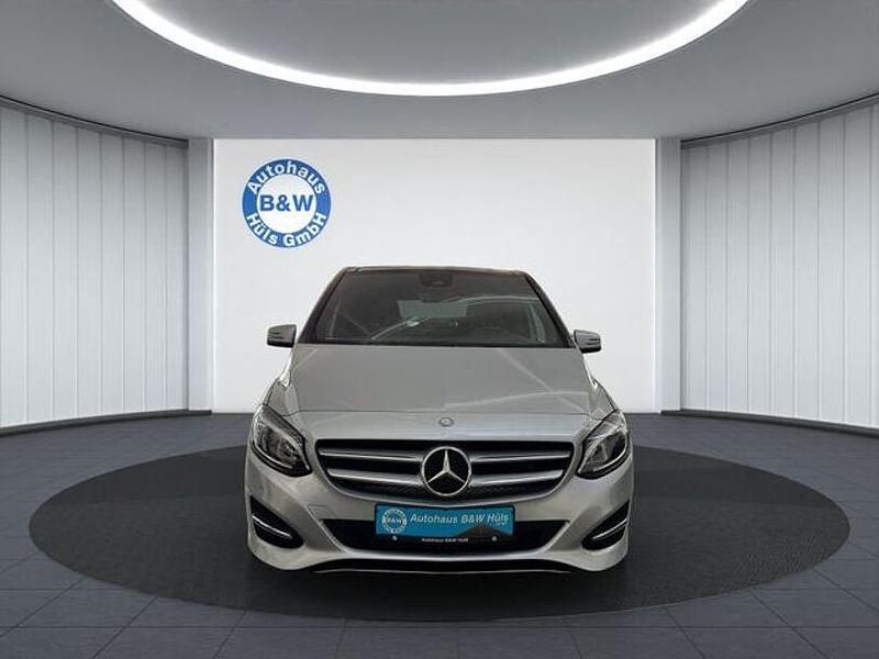Gebraucht Mercedes B180 122 PS (89 kW) 2015 Silber Van / Kleinbus