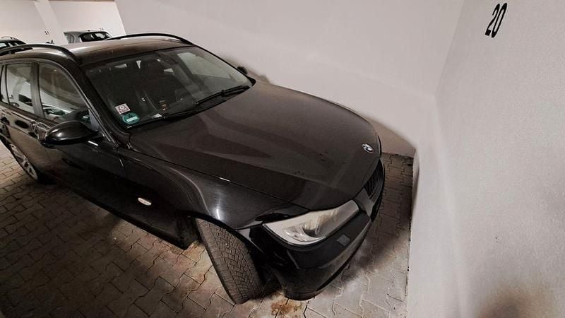 Schwarz Gebraucht 2006 BMW 318 Kombi | 2.800 € (Fairer Preis) - Bild 1/4