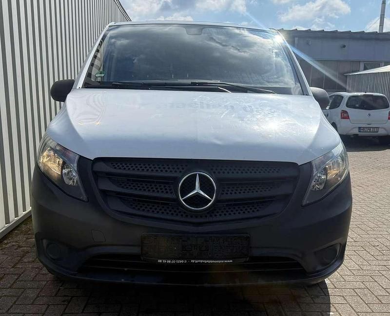 Gebraucht Mercedes Vito 163 PS (119 kW) 2015 Arktikweiss Van