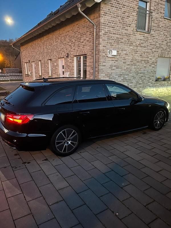 Gebraucht Audi A4 S-Line 150 PS (110 kW) 2019 Schwarz Kombi