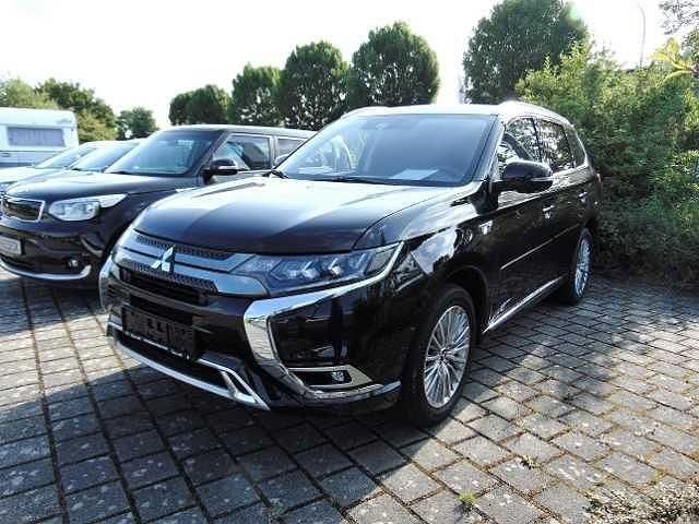 Pantherschwarz Gebraucht 2020 Mitsubishi Outlander P-HEV Plus SUV | 21.990 € (Fairer Preis) - Bild 1/4