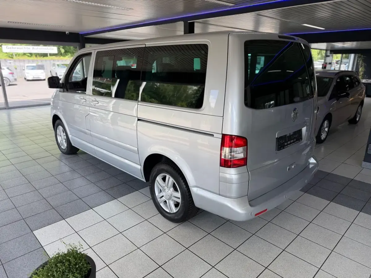 Gebraucht VW Multivan Comfortline 131 PS (96 kW) 2005 Silber Van / Kleinbus