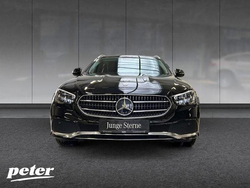 Gebraucht Mercedes E220 Avantgarde 200 PS (147 kW) 2022 Metalliclack obsidianschwarz Kombi