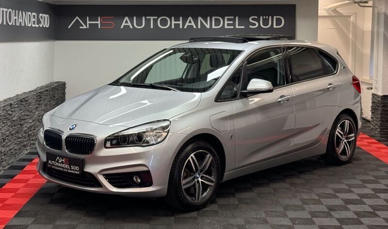 Gebraucht BMW 225 Active Tourer Sport Line 224 PS (164 kW) 2017 Glaciersilber metallic Van / Kleinbus
