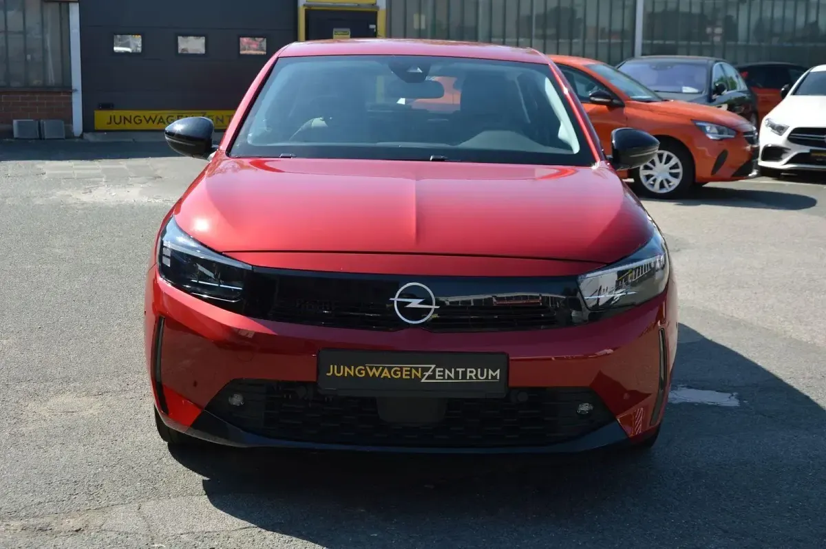 Gebraucht Opel Corsa Basis 101 PS (74 kW) 2024 Rot Kleinwagen
