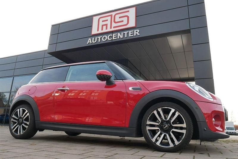 Rot Gebraucht 2018 Mini ONE Pepper Kleinwagen | 13.990 € (Fairer Preis) - Bild 1/4