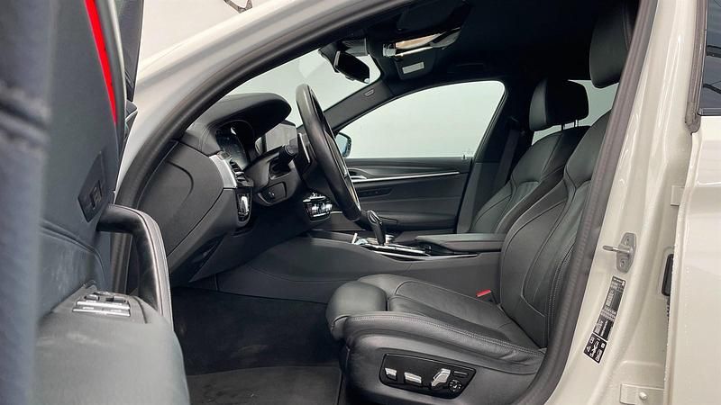 Gebraucht BMW 540 Efficient Dynamics 340 PS (250 kW) 2023 Alpinweiß uni Kombi