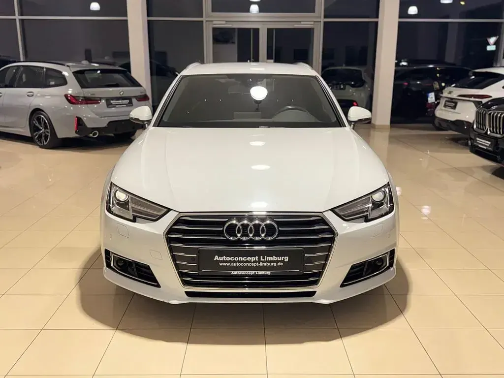 Używany Audi A4 Design 252 KM (185 kW) 2018 Biały Kombi